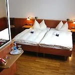 מלון Klima Europarc 4*